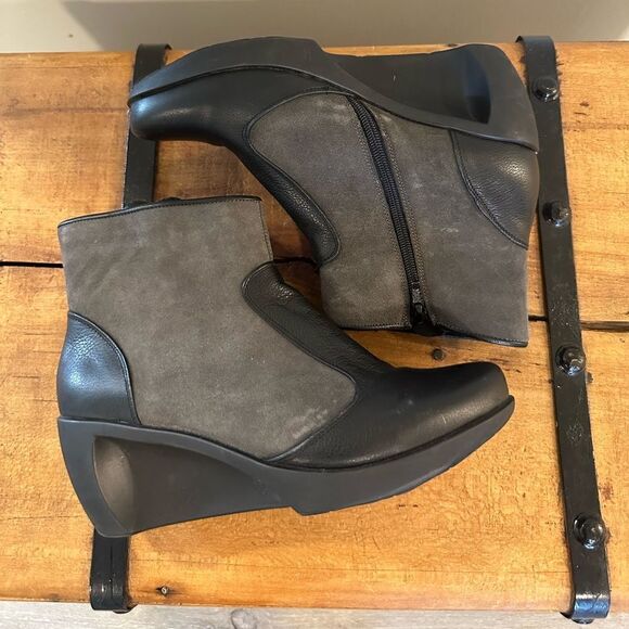 Naot Sky Leather/Suede Wedge Booties Sz 38 / 7 - Picture 2 of 8
